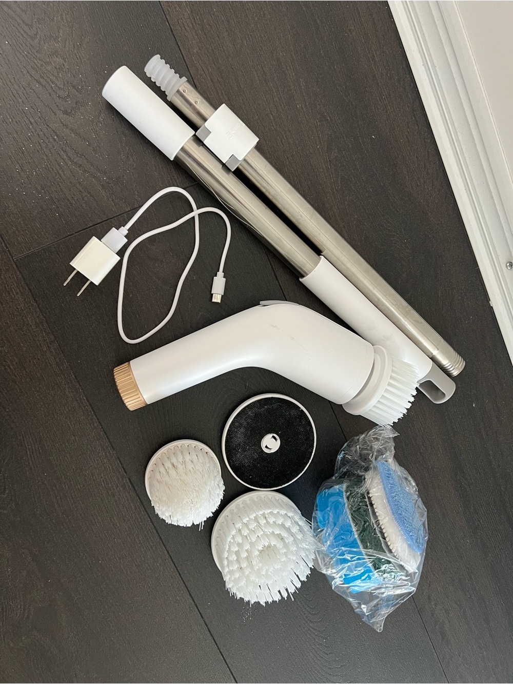 Electric Spin Scrubber with Multiple Brush Heads - White